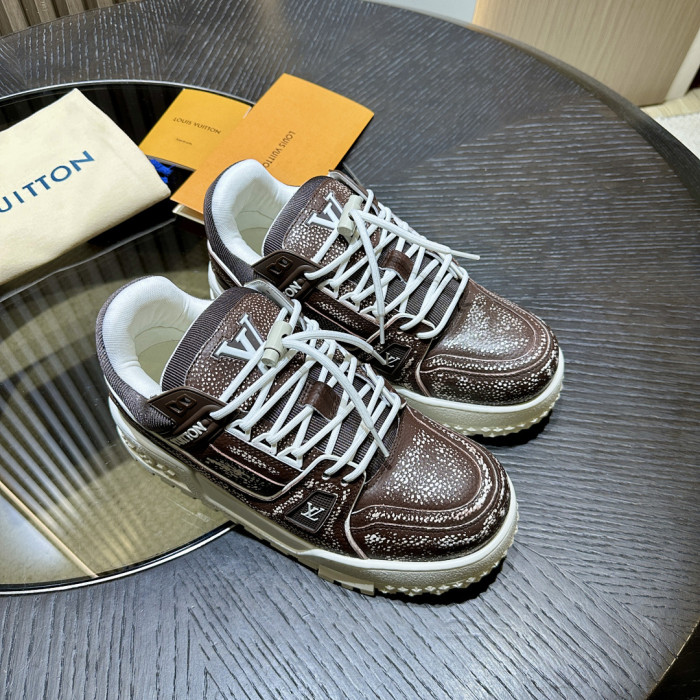 LV snekaers 247