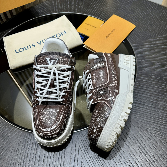 LV snekaers 247