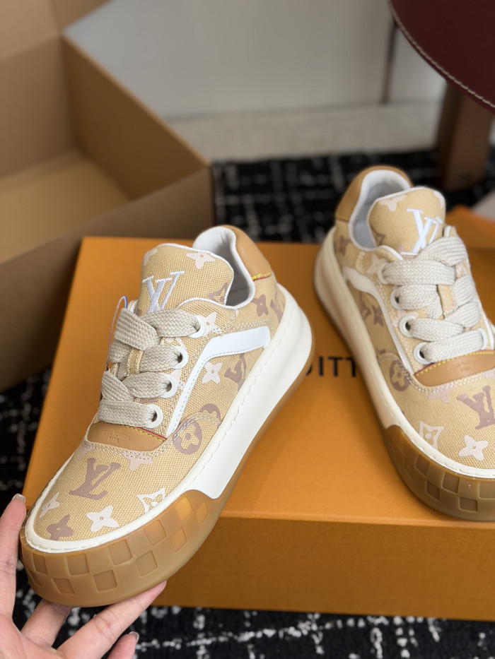 LV snekaers 294