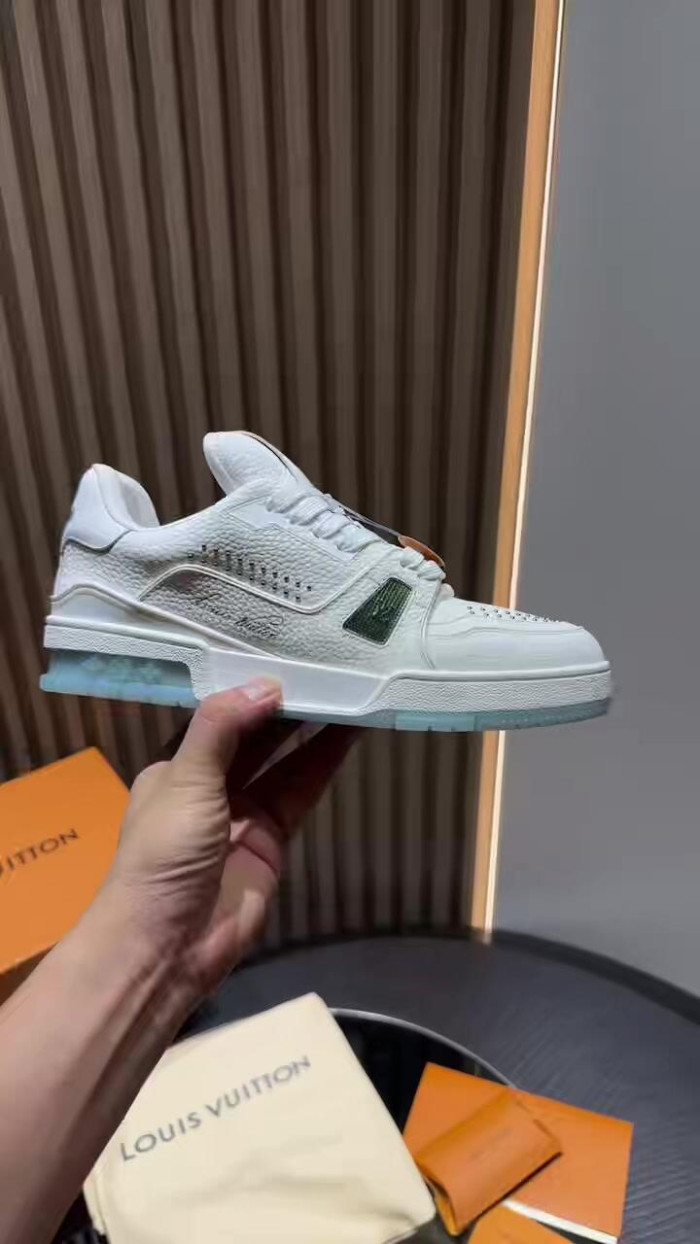 LV snekaers 214