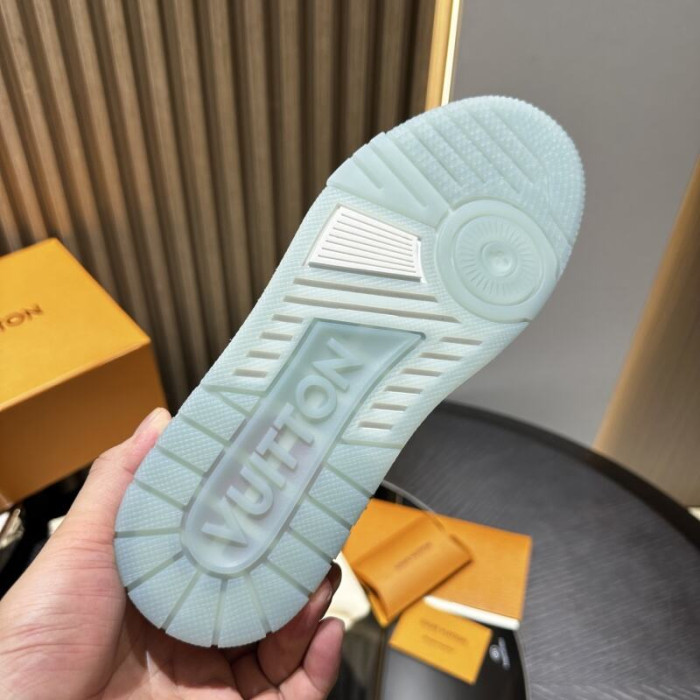 LV snekaers 214