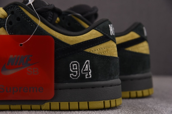 NK SB Dunk Low Supreme 94 Camper Green-HQ8487-300