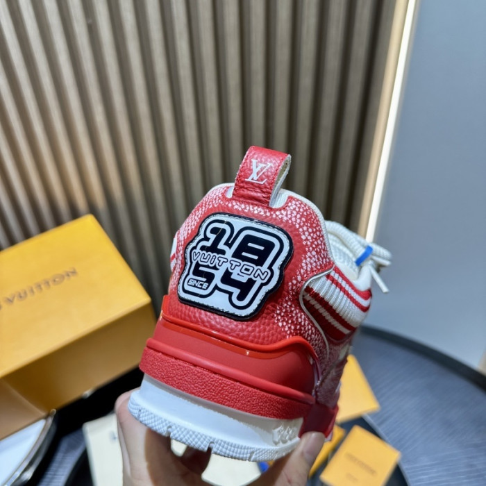 LV snekaers 229