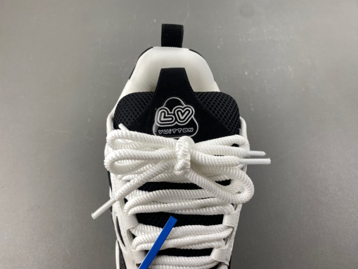 LV snekaers 281