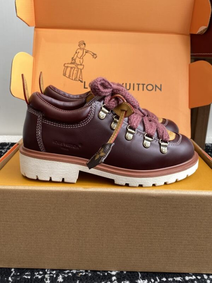 LV snekaers 227