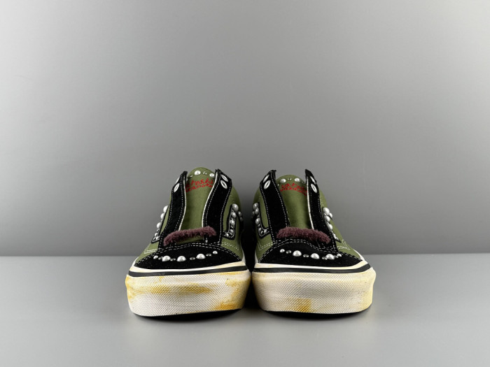 VANS-13
