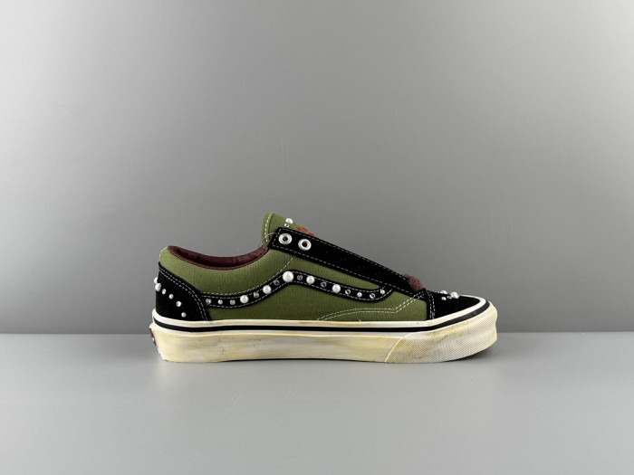 VANS-13