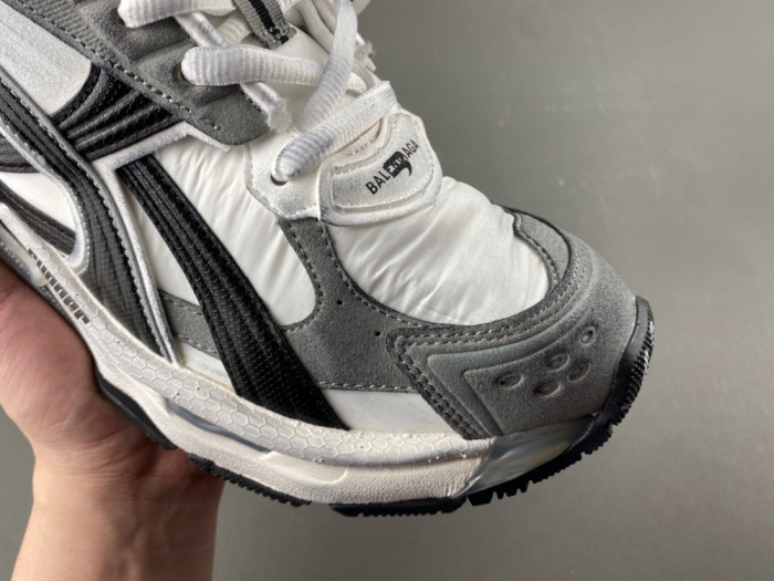 SNEAKER RUNNER 52