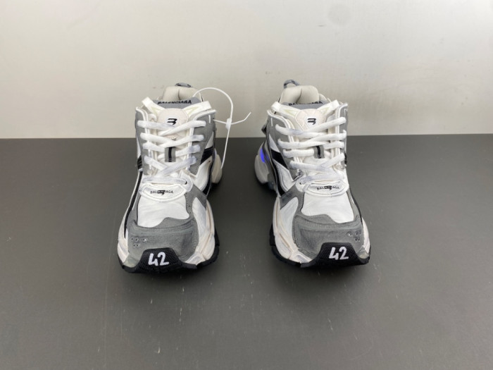 SNEAKER RUNNER 52