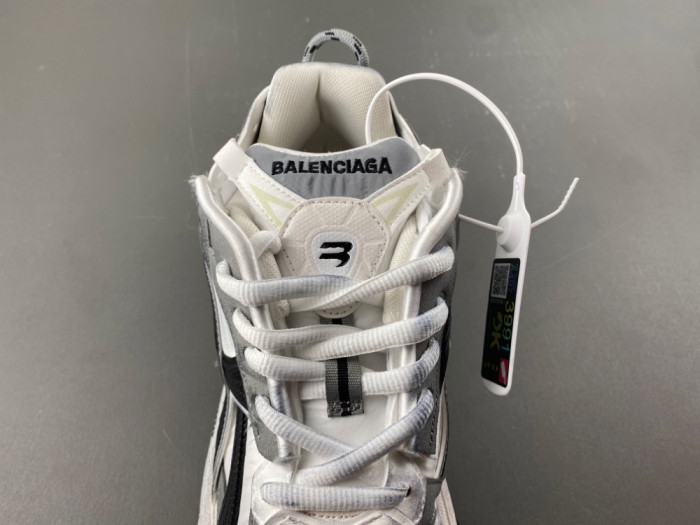 SNEAKER RUNNER 52