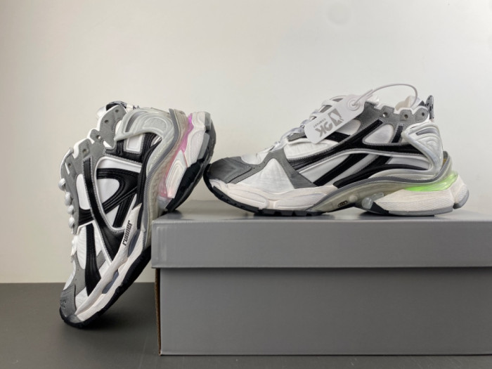 SNEAKER RUNNER 52