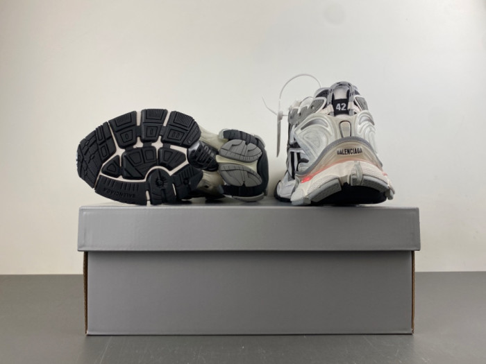 SNEAKER RUNNER 52
