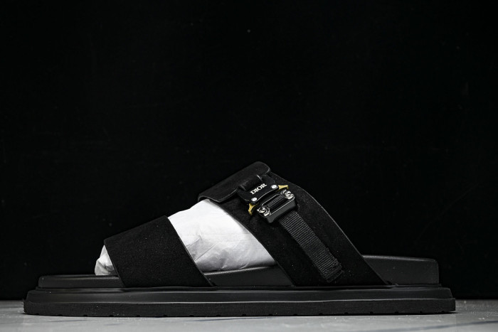 D10r SANDAL 17