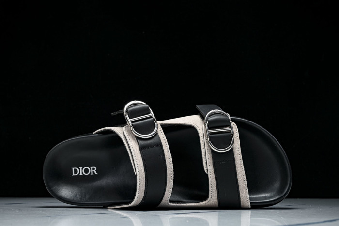 D10r SANDAL 15