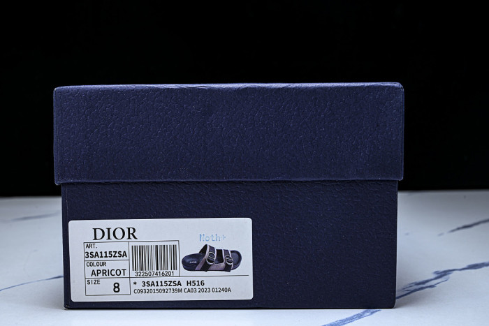 D10r SANDAL 15