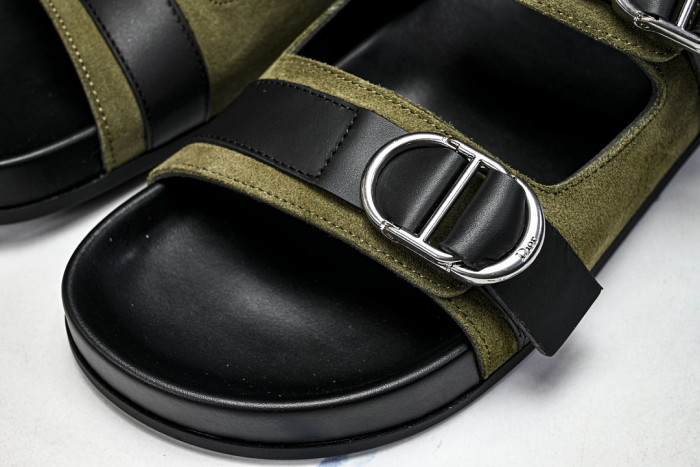 D10r SANDAL 16