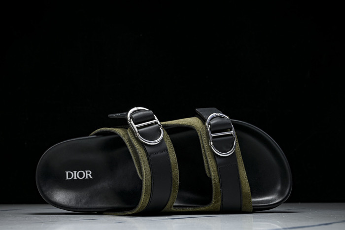D10r SANDAL 16