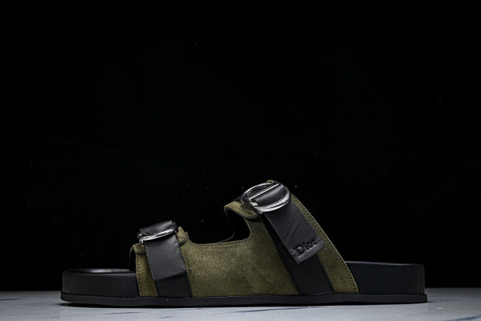 D10r SANDAL 16