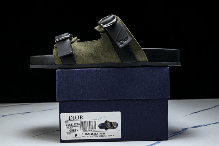 D10r SANDAL 16