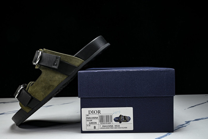 D10r SANDAL 16