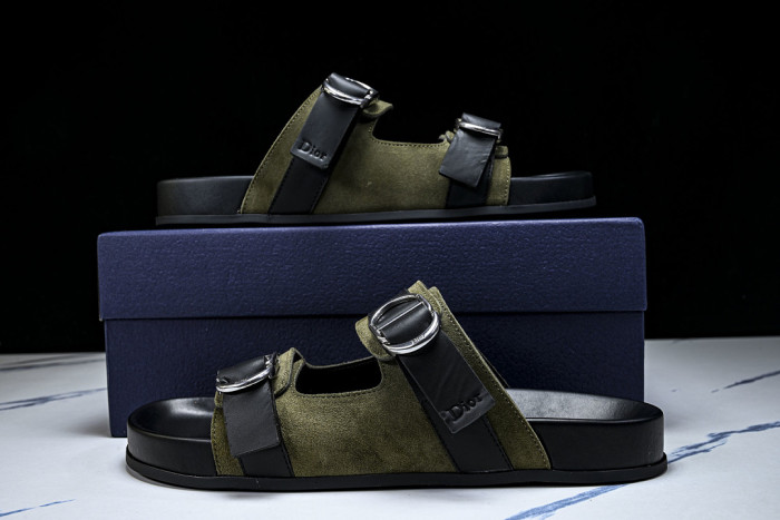 D10r SANDAL 16