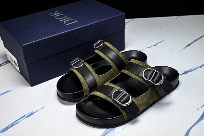 D10r SANDAL 16