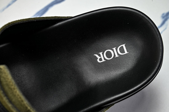 D10r SANDAL 16