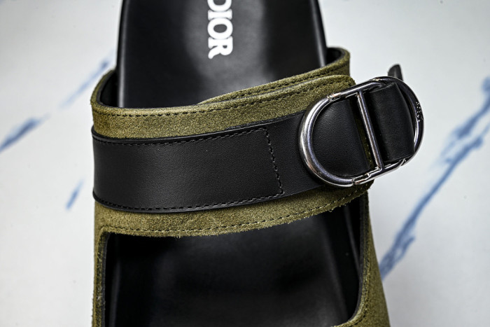 D10r SANDAL 16