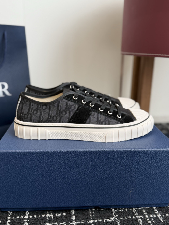 D10r B23 SNEAKER-012