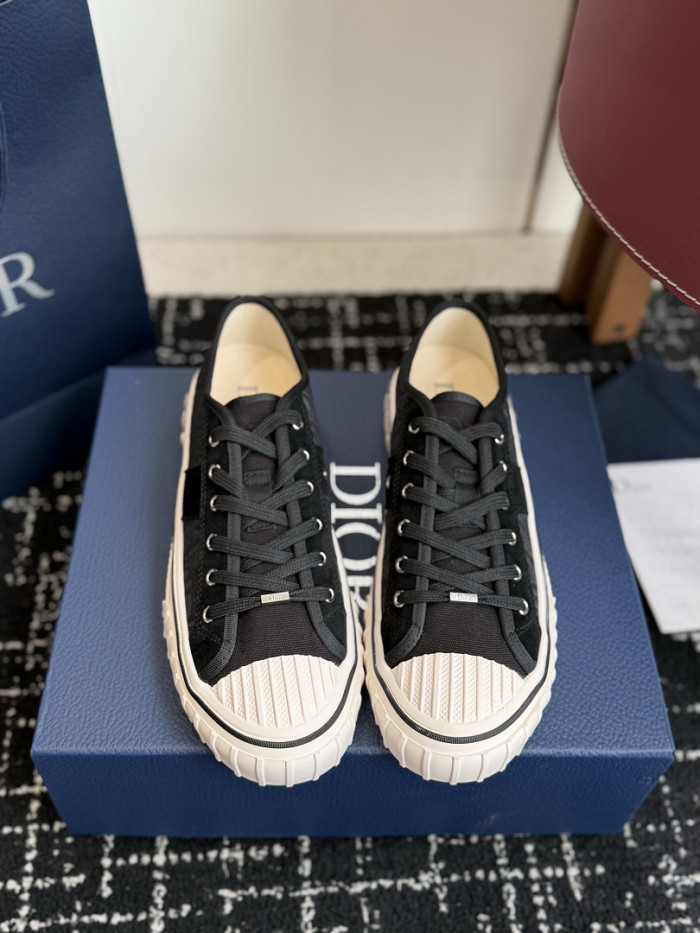 D10r B23 SNEAKER-012