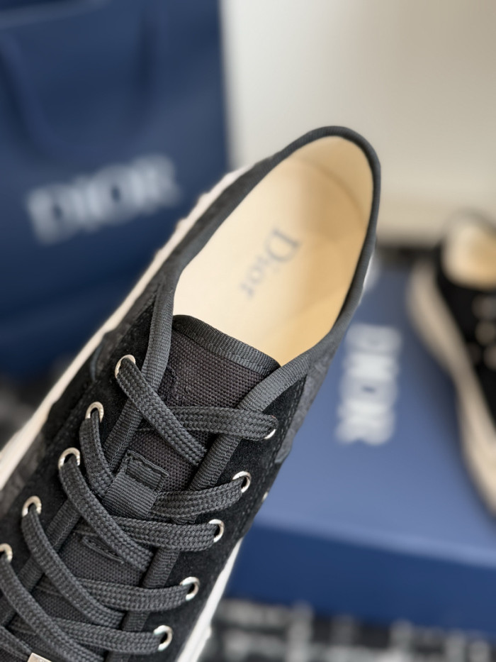 D10r B23 SNEAKER-012