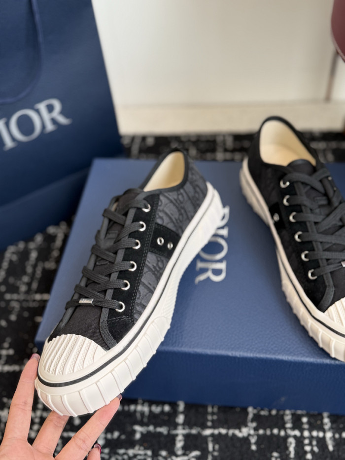 D10r B23 SNEAKER-012