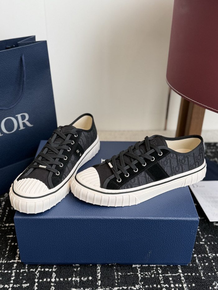 D10r B23 SNEAKER-012