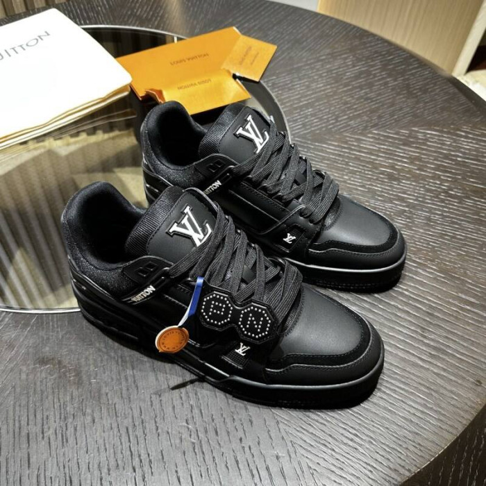 LV snekaers 212