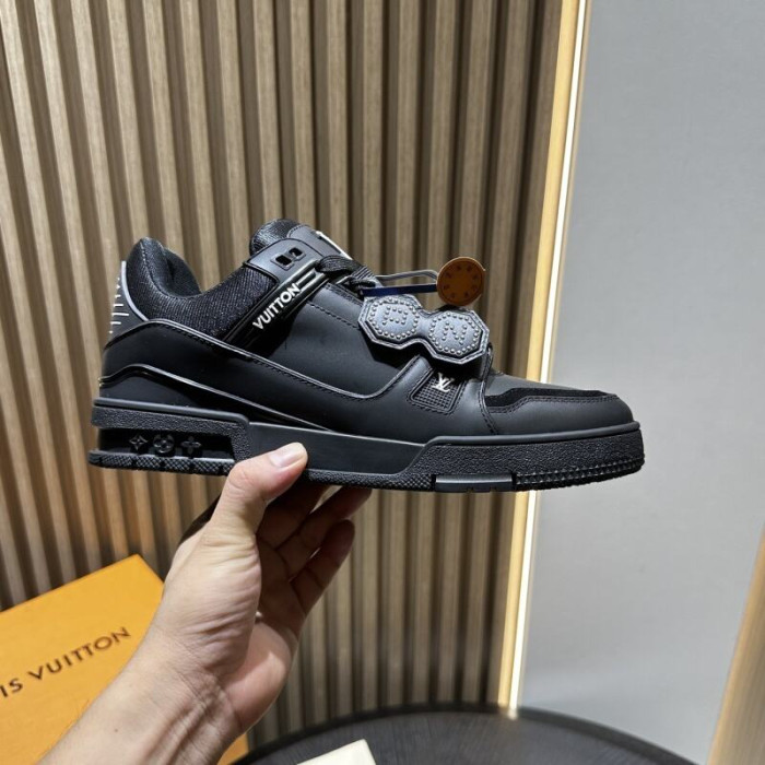 LV snekaers 212