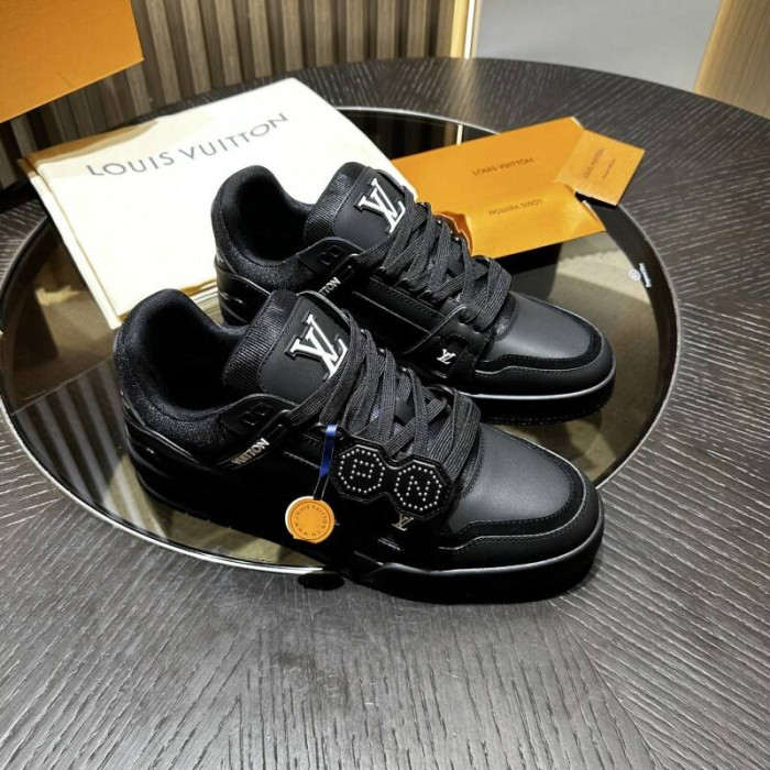 LV snekaers 212