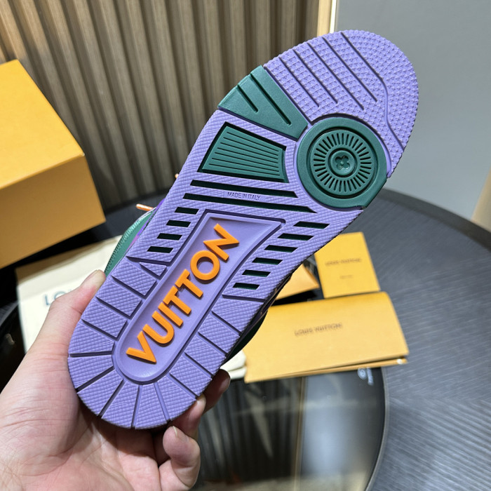 LV snekaers 252