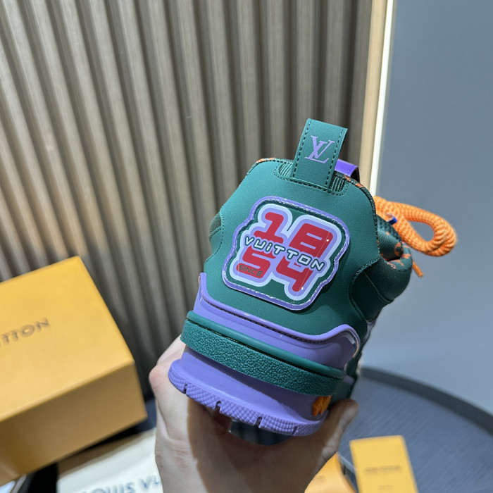 LV snekaers 252