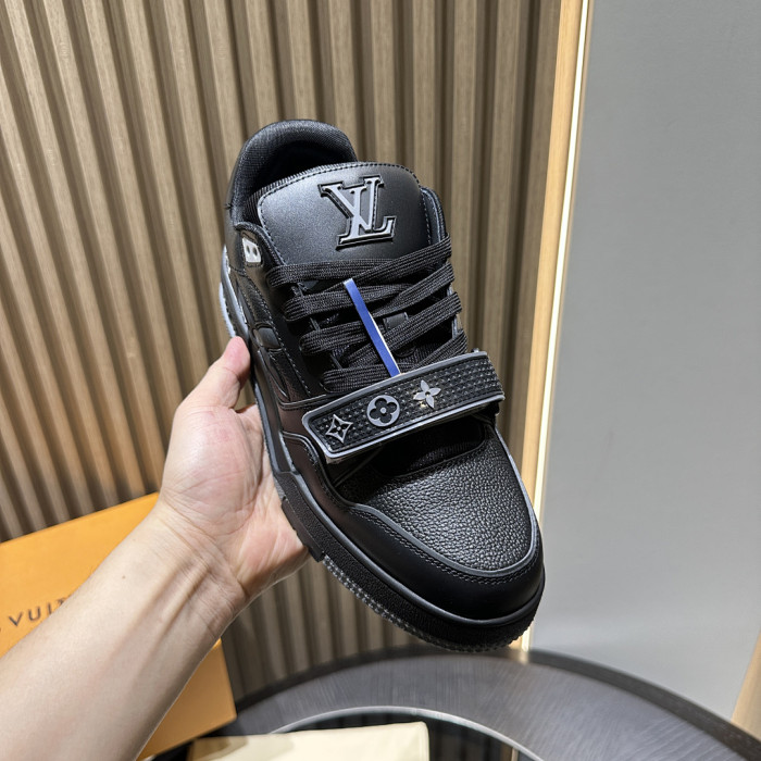 LV snekaers 263