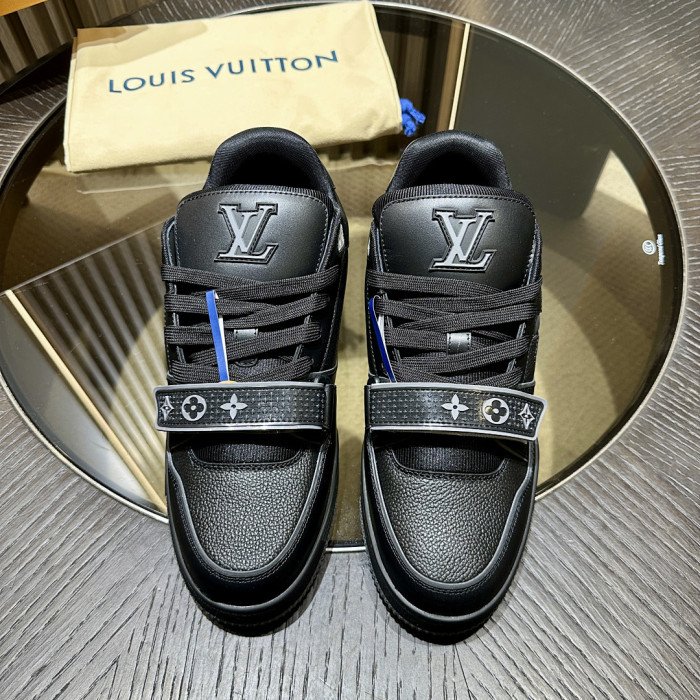 LV snekaers 263