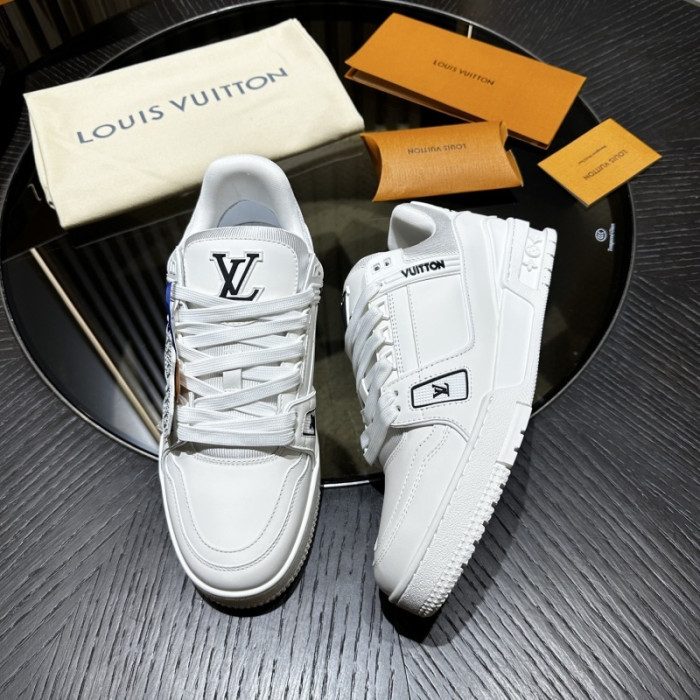 LV snekaers 234