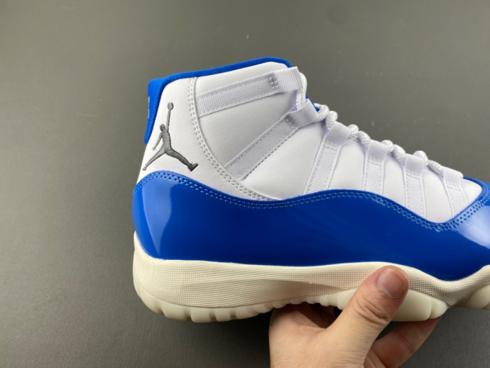 Air Jordan 11 -IO8959-133
