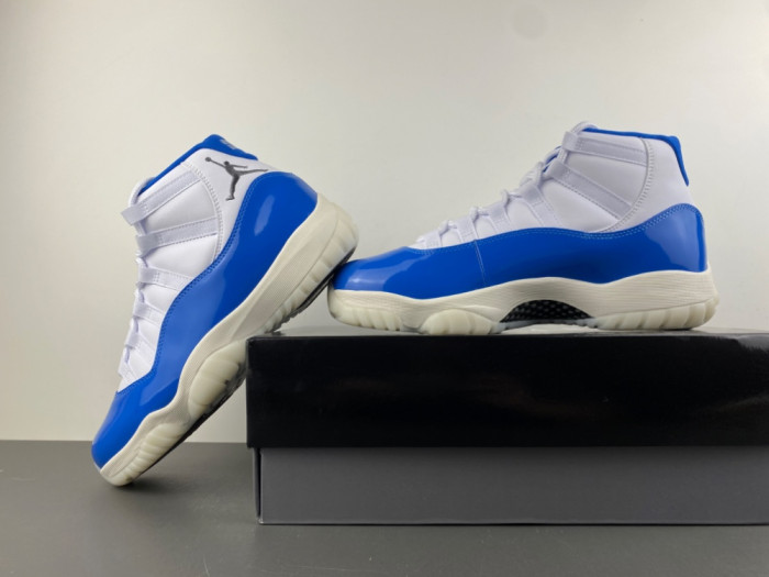Air Jordan 11 -IO8959-133