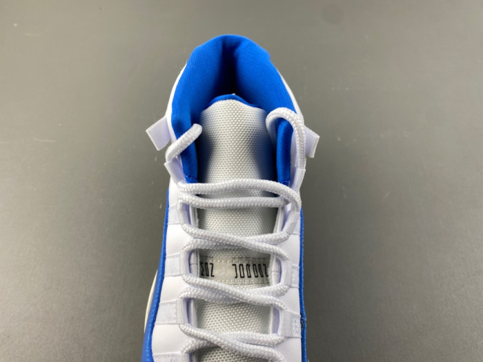 Air Jordan 11 -IO8959-133