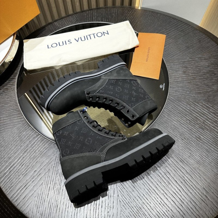 LV snekaers 241