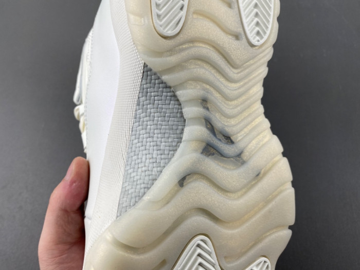 Air Jordan 11 “Pearl” -AR0715-110