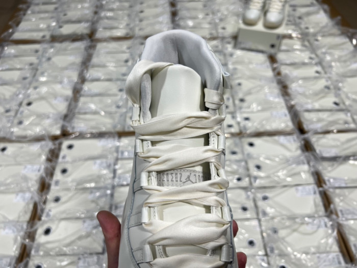 Air Jordan 11 “Pearl” -AR0715-110