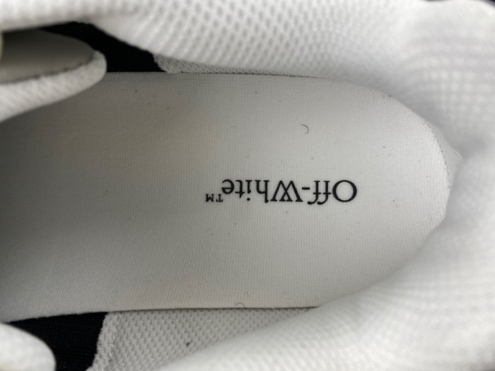 OFF-WHITE -82