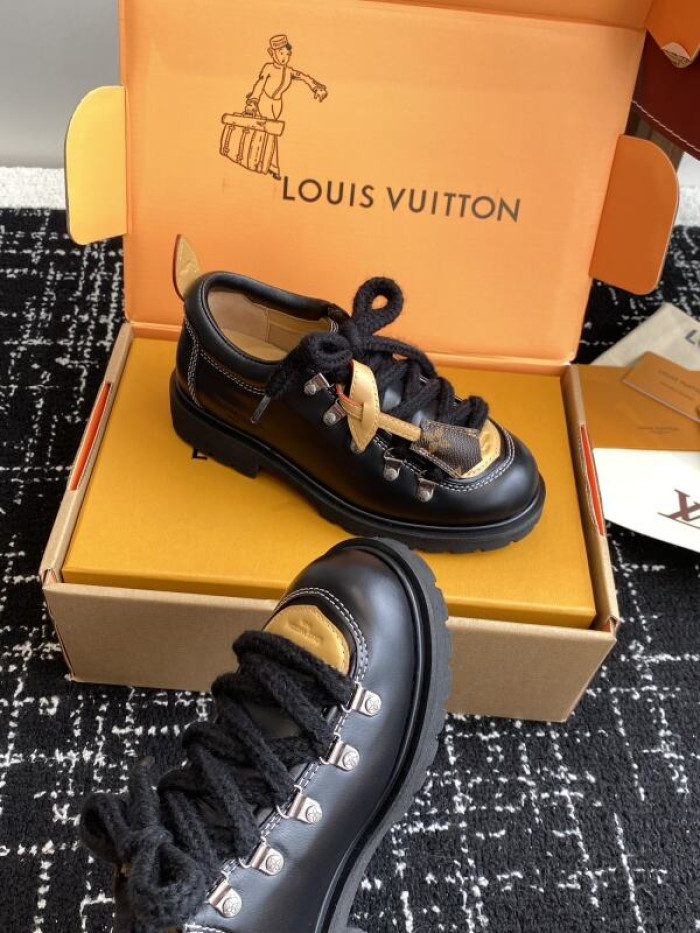 LV snekaers 225