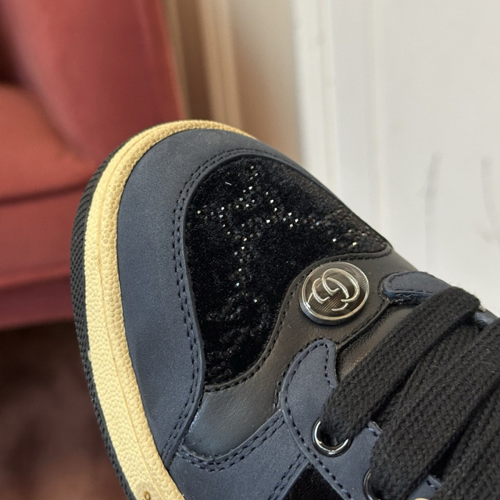 Gvc*1 SNEAKER 122